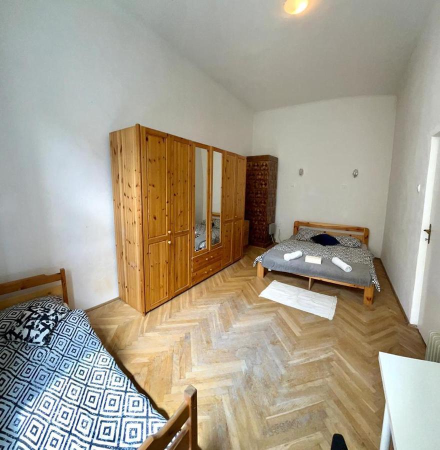 Nice Bedroom Near The Bus And Train Station Краков Экстерьер фото
