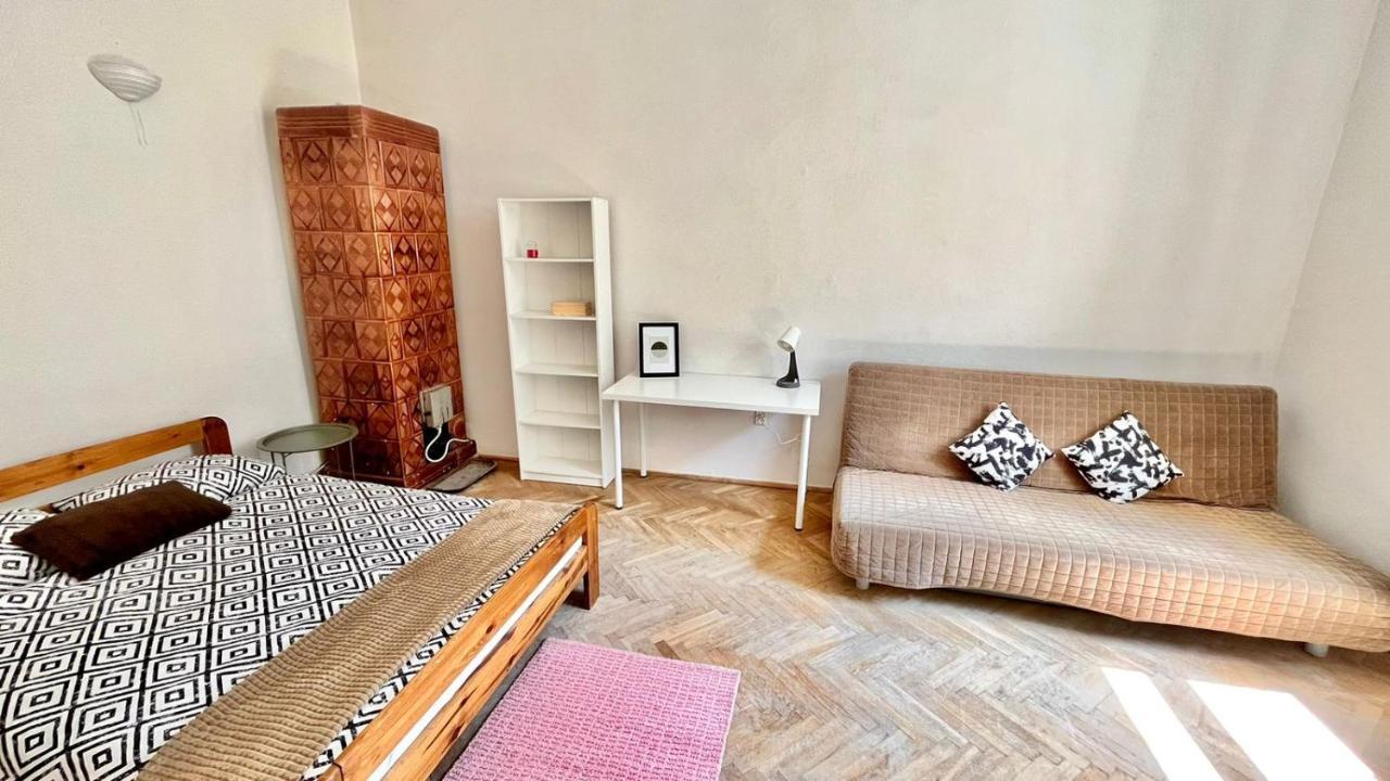 Nice Bedroom Near The Bus And Train Station Краков Экстерьер фото